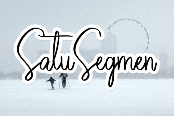 Satu Segmen: A Script Handwritten Font for Editorial Design
